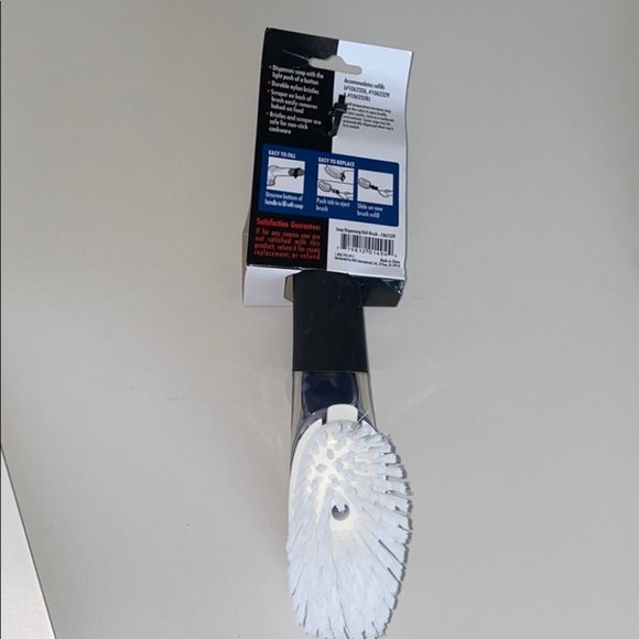 OXO Good Grips Soap Dispensing Dish Brush - Picture 5 of 5